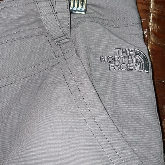 North face short court shorts size 10 - Picture 2 of 3